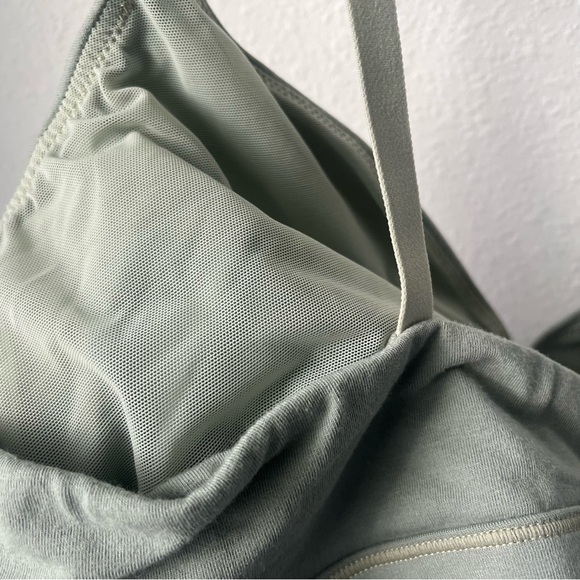 NWT SKIMS TRIANGLE BRALETTE- 4x Mineral - Picture 12 of 12